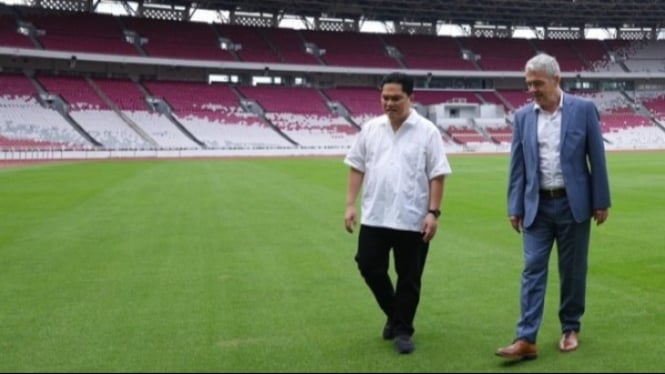 Erick Thohir Cek Kualitas Rumput SUGBK