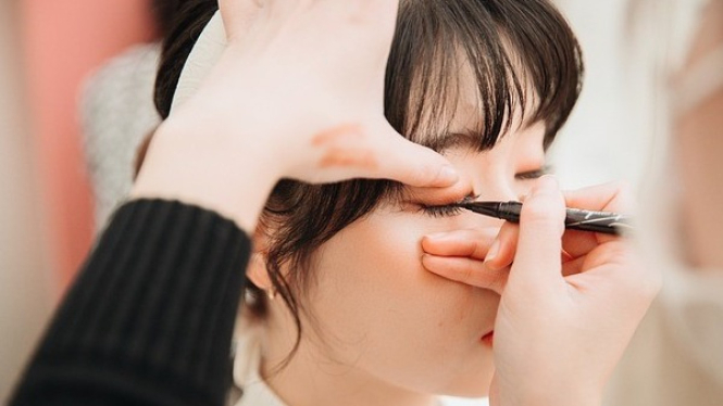 Eyeliner untuk Riasan Mata