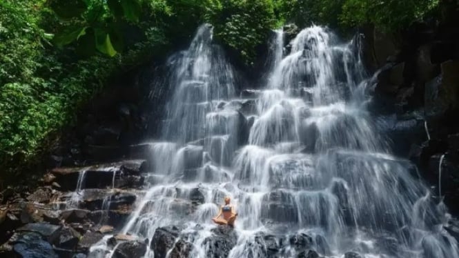 Kanto Lampo Waterfall