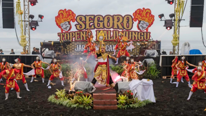 Segoro Topeng Kaliwungu di Lumajang, Jawa Timur