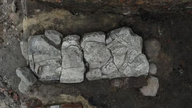 Batu Nisan Unik