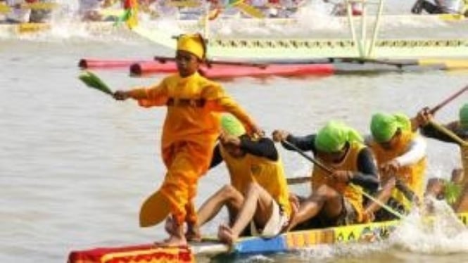 Tradisi Pacu Jalur, Aura Farming, Riau
