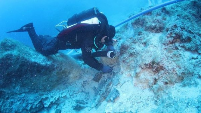 Penelitian Lapang di Bangkai Kapal Antikythera