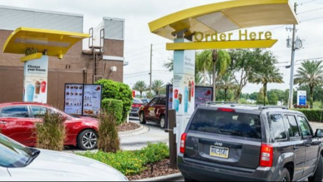 Drive-Through Penyelamat Lapar dalam Perjalanan
