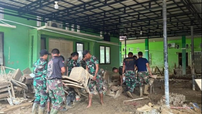 TNI Kerahkan Puluhan Ribu Personel dan Alutsista untuk Tangani Bencana ...