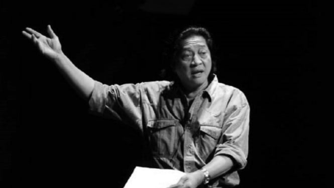 Puisi WS Rendra: Gaya Sang Penyair Merayu Istrinya