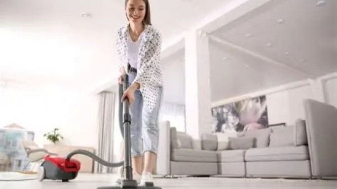 Teknik Slow Vacuuming yang Ampuh Mengangkat Debu