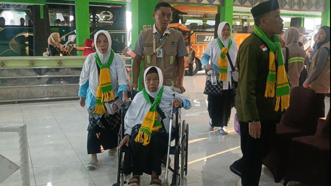 Jemaah Calon Haji Kloter 16 Batang, Jawa Tengah