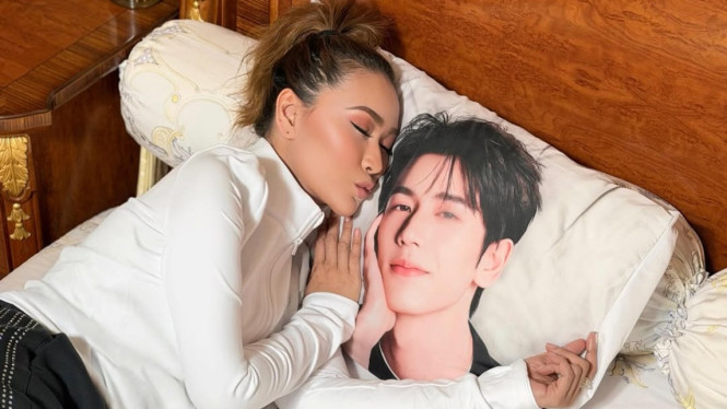 Inul Daratista dan Bantal Zhang Linghe