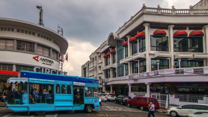 Melintasi Lorong Waktu di Jantung Pariwisata Kota Kembang: Menikmati Estetika Klasik dan Sejarah Panjang Jalan Braga
