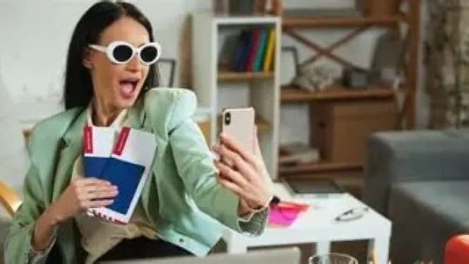 Bahaya Mengunggah Tiket Penerbangan di Media Sosial Saat Liburan Impian