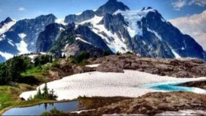 Keajaiban Taman Nasional Lorentz dari Puncak Bersalju hingga Lautan Papua yang Memukau