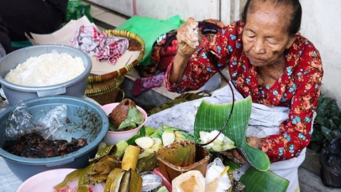 Lupis Mbah Satinem