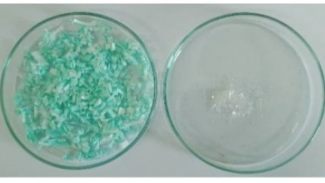 Potong sampel mikroplastik masker sekali pakai (kiri), dan polipropilen (kanan)