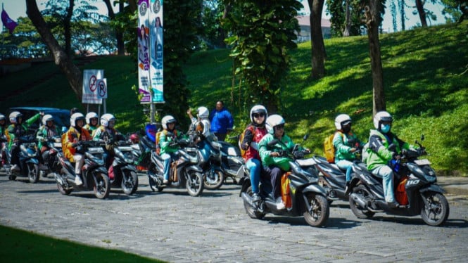 Pengemudi Ojol Perempuan