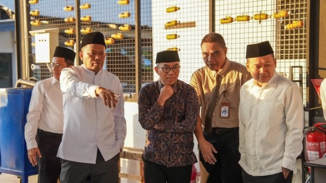 Mendiktisaintek Brian Yuliarto Hadir di UNDIP, Apresiasi Teknologi Pengolahan Air Bersih dan Pengelolaan Sampah Terpadu