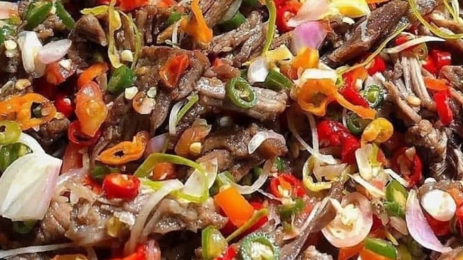 RESEP: Daging Suwir Sambal Matah, Rasanya Gurih Pedas dan Segar untuk Lauk Nasi