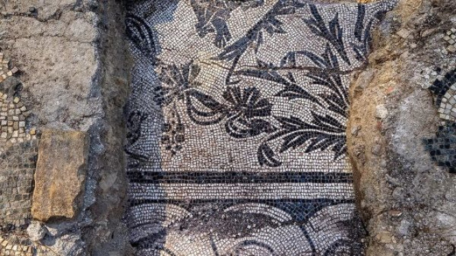 Mosaik Bertema Laut
