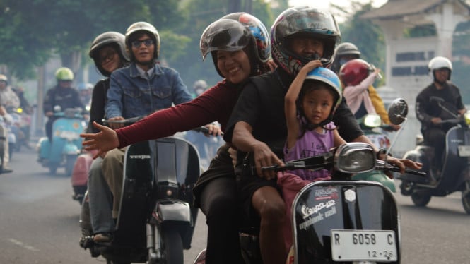 Ketika Komunitas Vespa Padati Kabupaten Banyumas , Jawa Tengah Gelar Vespaganza ...