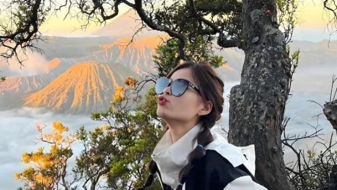 Berburu Sunrise di Gunung Bromo, Petualangan Sehari dari Surabaya yang Tak Terlupakan
