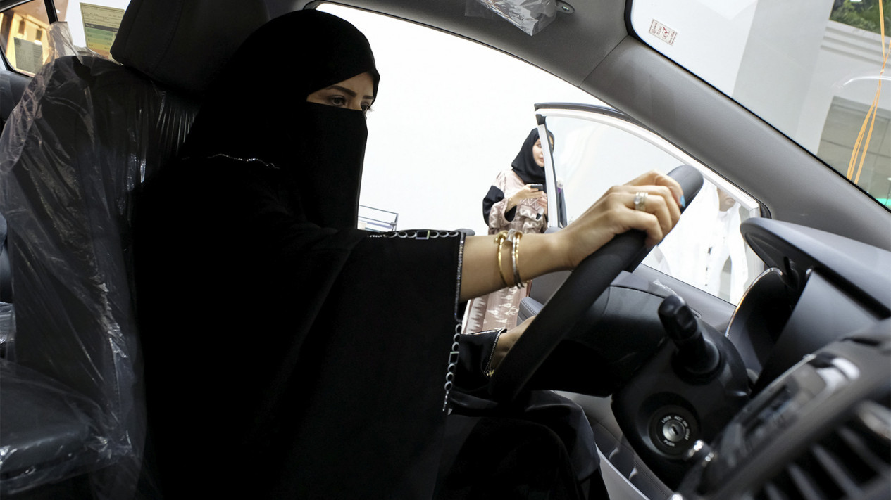 Wow, Ada Showroom Mobil Khusus Wanita