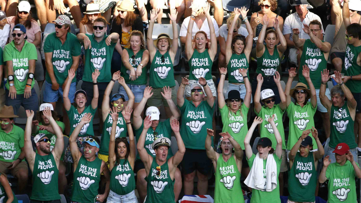 Dandanan Unik Para Suporter di Australia Open