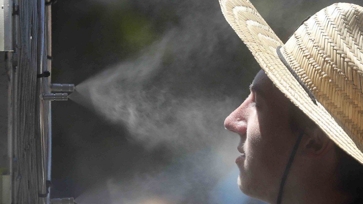 Cuaca Panas di Australia, Bikin Wanita ini Gerah