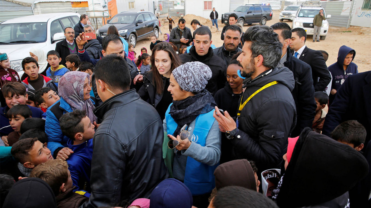 Angelina Jolie Kunjungi Kamp Pengungsi Suriah di Jordania