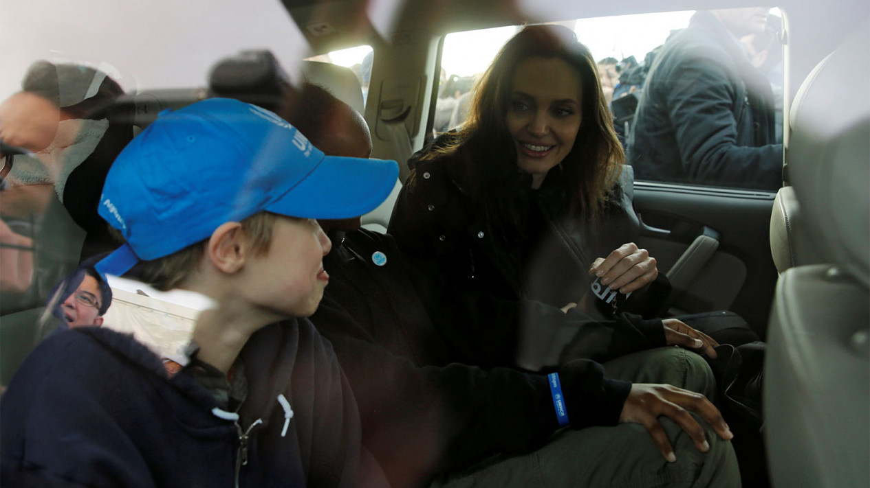 Angelina Jolie Kunjungi Kamp Pengungsi Suriah di Jordania