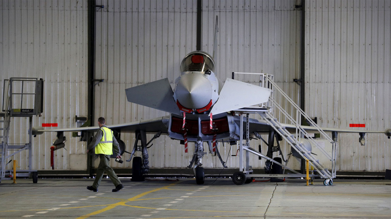 Pangeran William Jajal Kokpit Jet Tempur Inggris