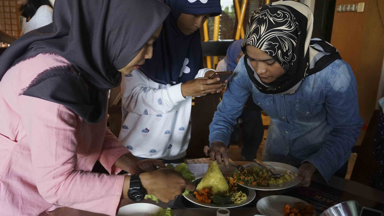 Keseruan Belajar Foto Kece di VIVA Talk Life