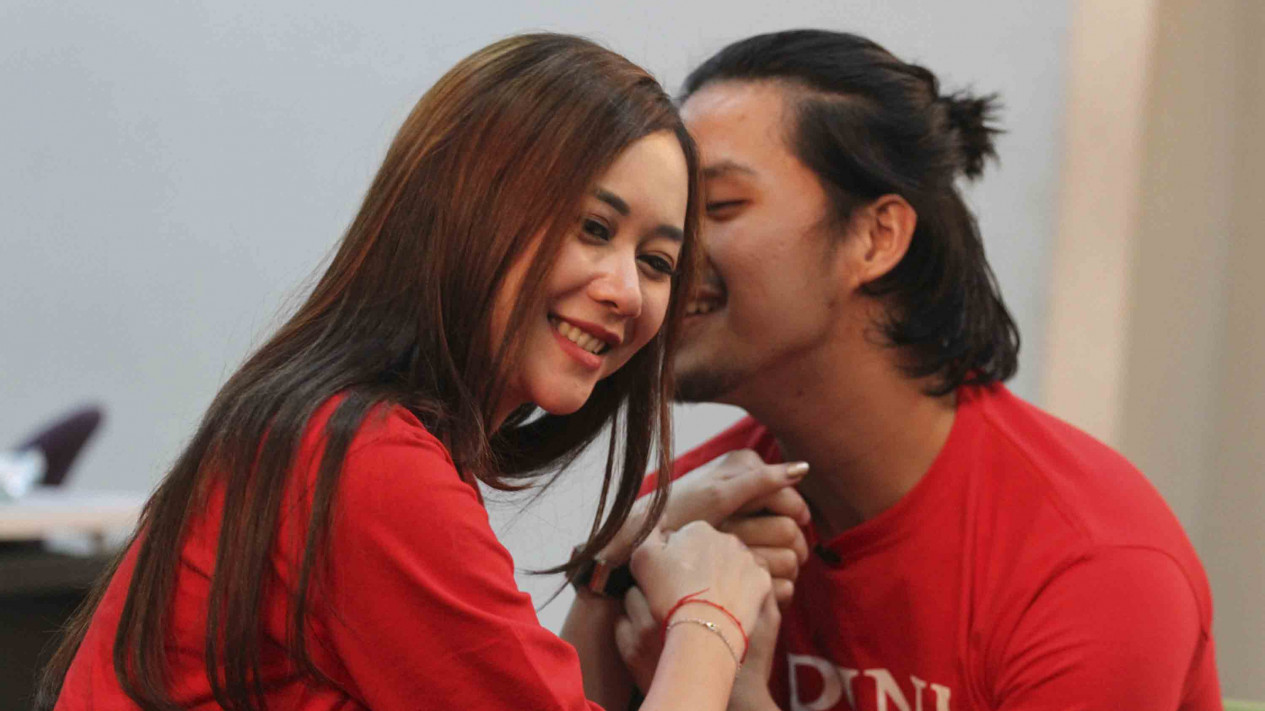 Begini Lengketnya Aura Kasih dan Morgan Oey