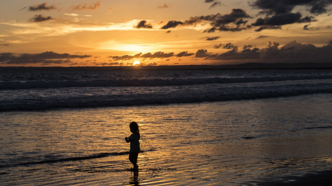 Menikmati Indahnya Senja di Pantai Pangandaran
