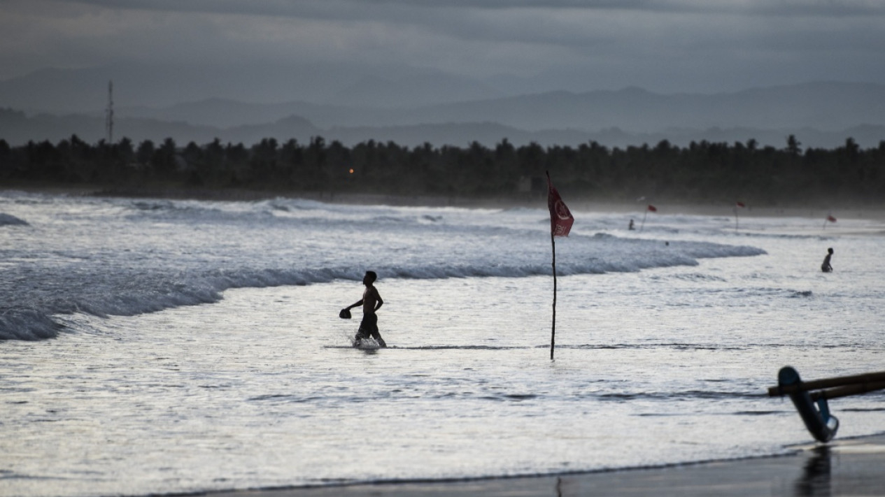 Menikmati Indahnya Senja di Pantai Pangandaran