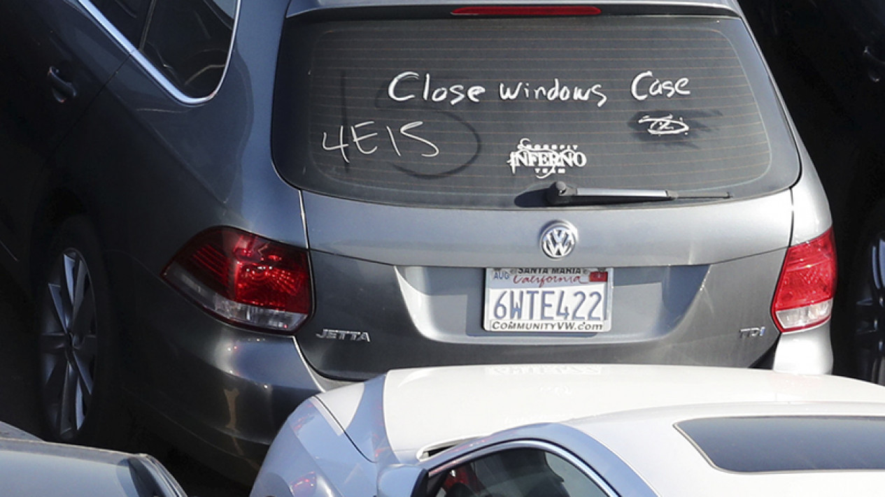 Wow, Gurun Pasir ini Dipenuhi Mobil Mewah VW dan Audi