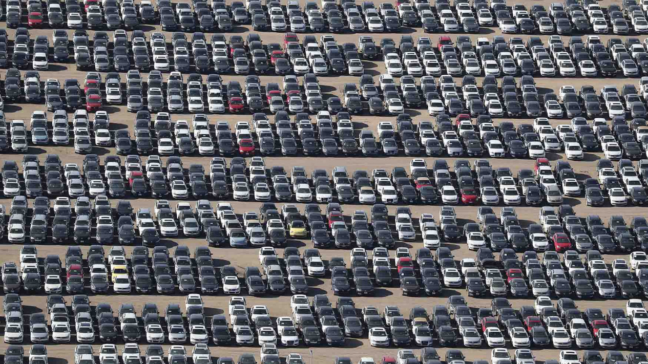 Wow, Gurun Pasir ini Dipenuhi Mobil Mewah VW dan Audi