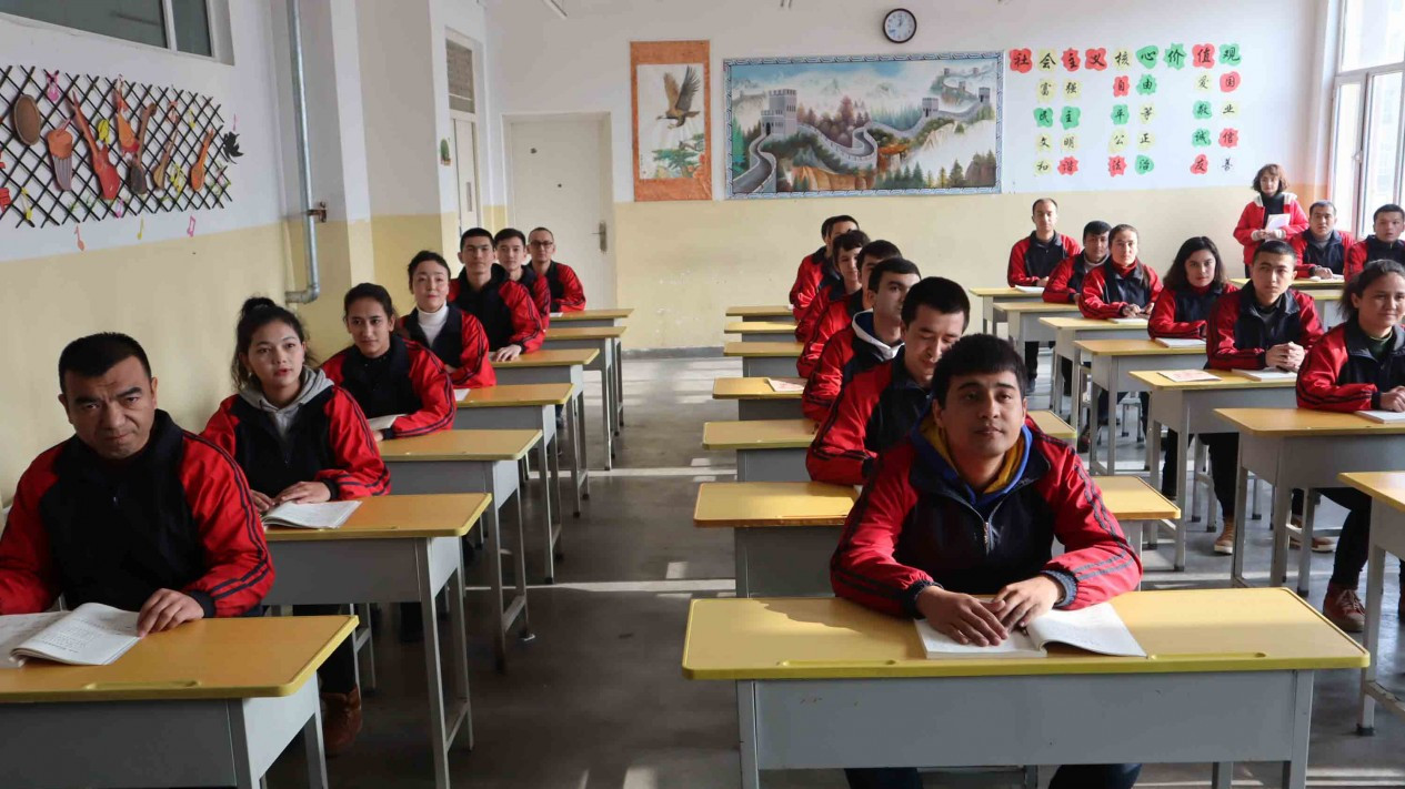 Melihat Kamp Pendidikan Vokasi untuk Etnis Uighur