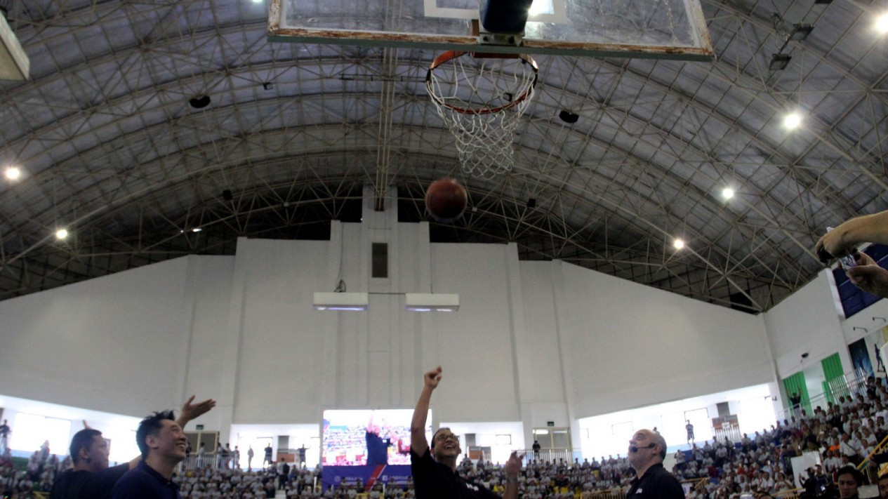 Coaching Clinic Bola Basket untuk Guru Olahraga Sekolah