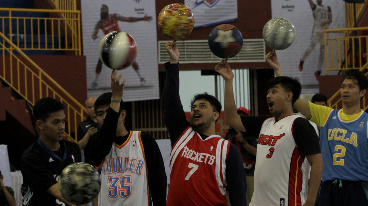 Coaching Clinic Bola Basket untuk Guru Olahraga Sekolah