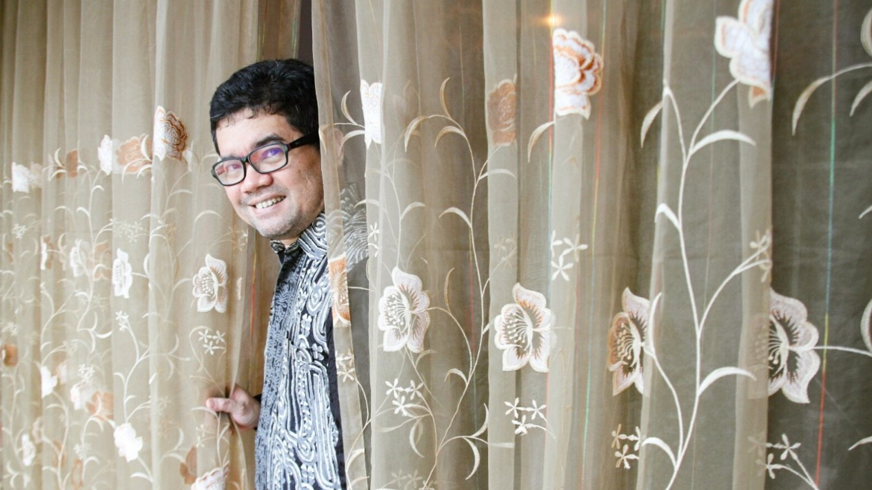 Gaya Ananda Sukarlan di Depan Kamera