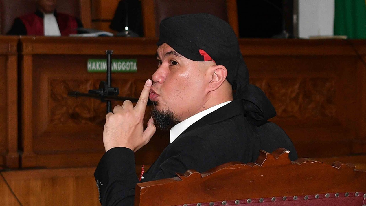 Ekspresi Ahmad Dhani Usai Divonis 1,5 Tahun Penjara