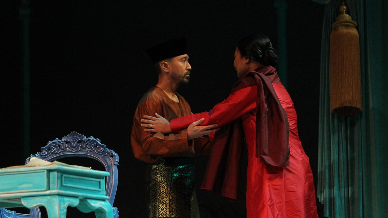 Penampilan Apik Pentas Teater Nyanyi Sunyi Revolusi