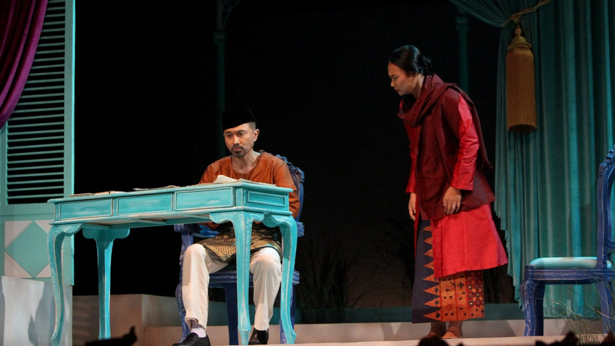Penampilan Apik Pentas Teater Nyanyi Sunyi Revolusi