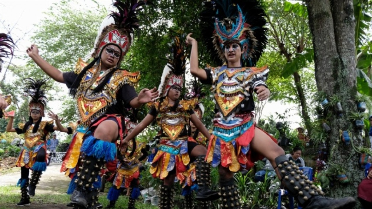 Kirab Budaya Dharma Warta