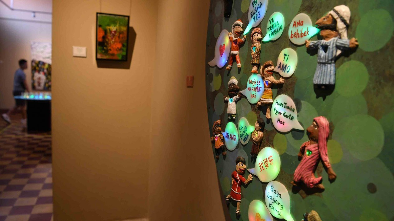Uniknya Pameran Seni Rupa Love Talk 2019