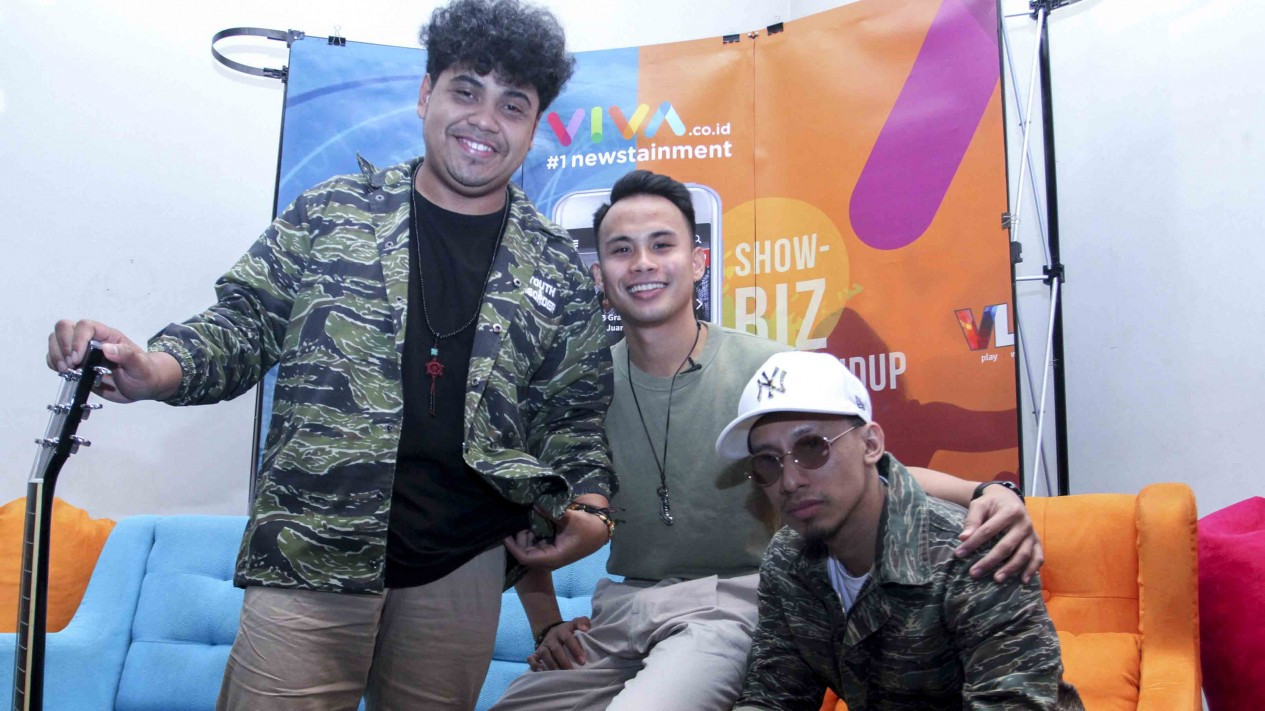 Gaya Trisouls saat Kunjungi VIVA