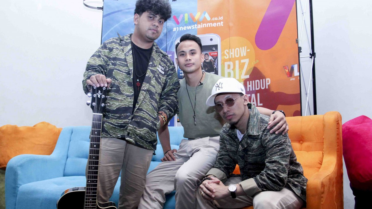 Gaya Trisouls saat Kunjungi VIVA