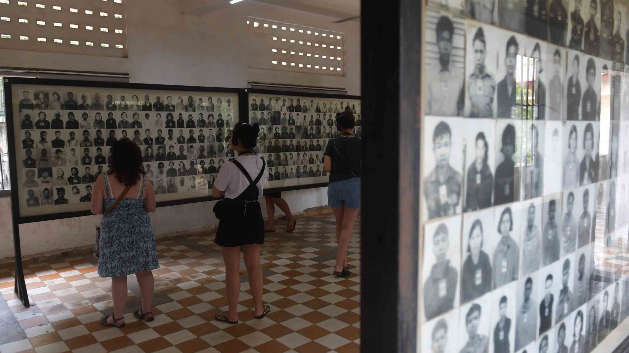 Berwisata Mengunjungi Museum Genosida di Kamboja