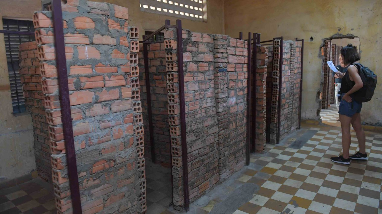 Berwisata Mengunjungi Museum Genosida di Kamboja