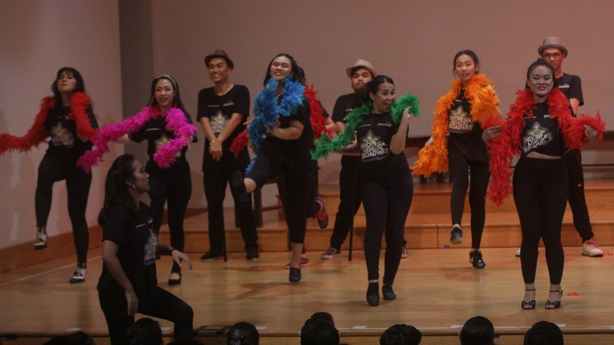 Lolos Audisi, Penyanyi Cilik Naura ke Broadway